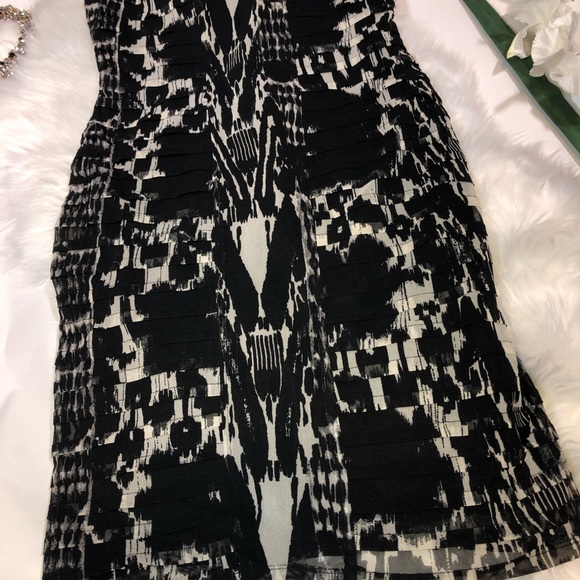 Saks Fifth Ave Black Label Dress - Picture 3 of 7